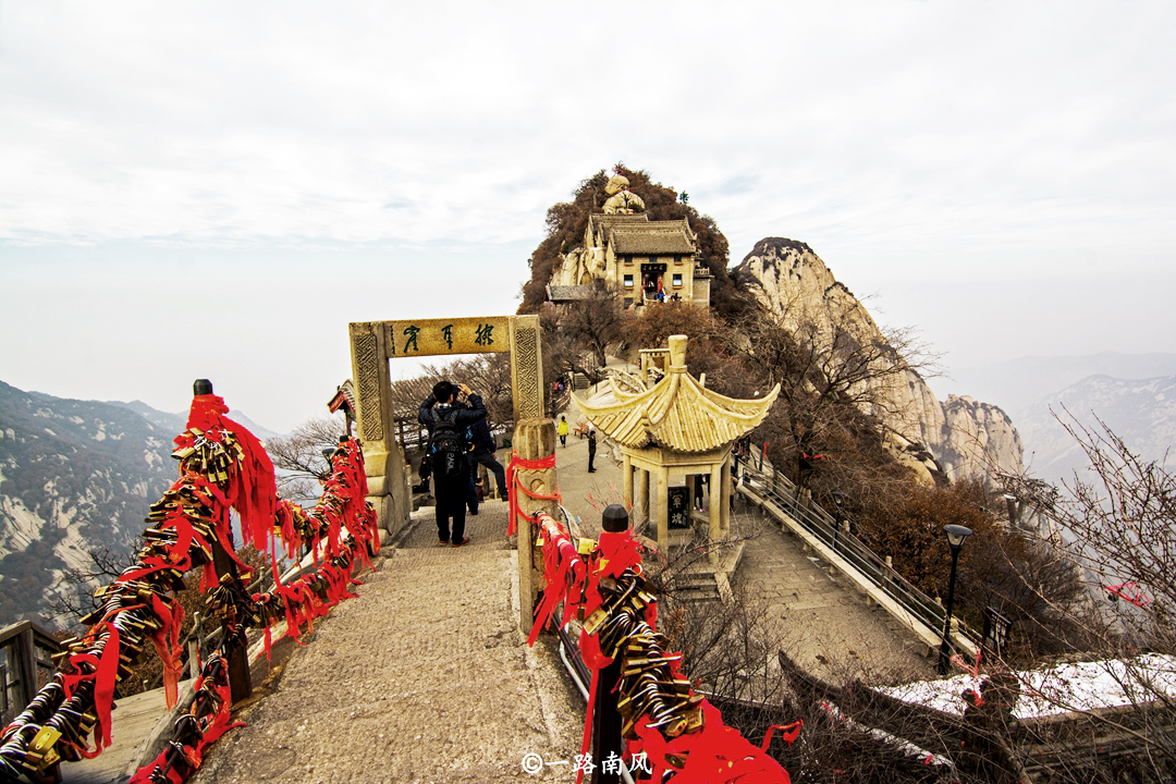 华山风景区在西安吗？很多游客第一时间答错，登山曾被称为走绝路