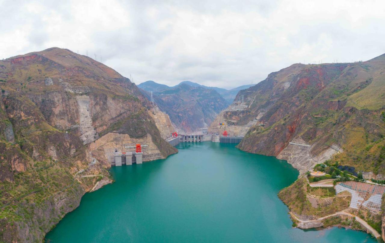 创造7项“世界第一”12项“全球首次”金沙江乌东德水电站：山谷中的奇迹